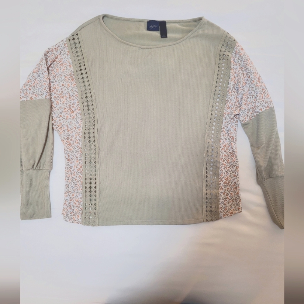 Daytrip Doloman Top